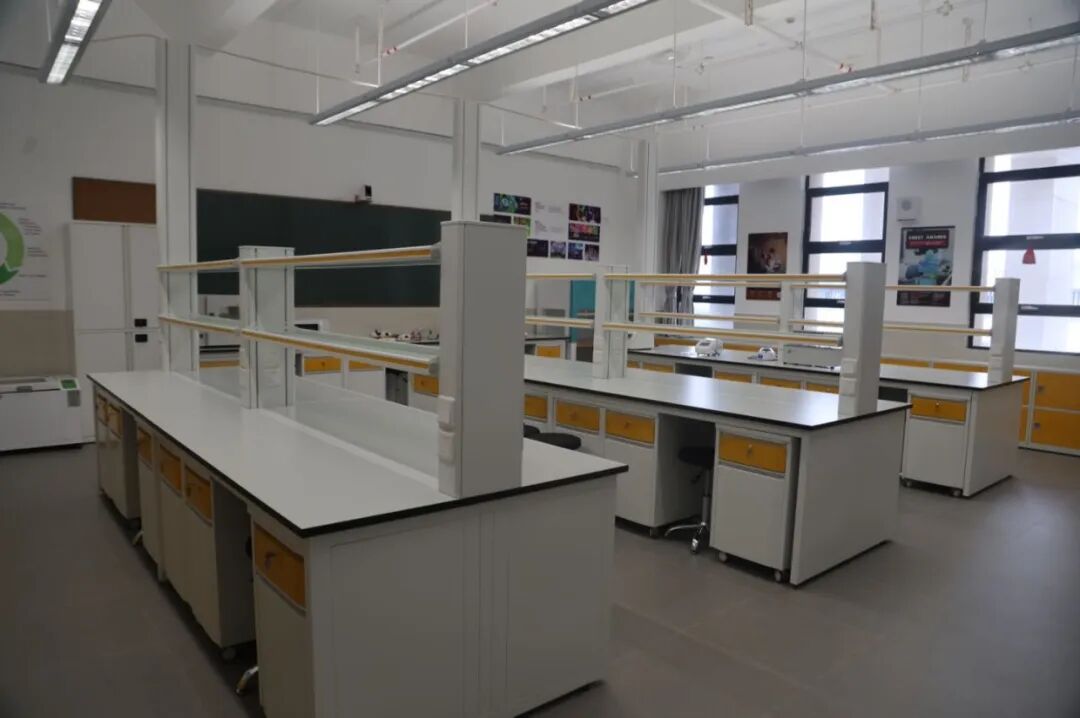 生命科学实验室7.jpg